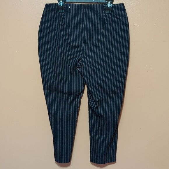 Chico’s Pinstripe Brigette Pants Ankle Buttons Pull On Stretch sz 2/L - Picture 5 of 6